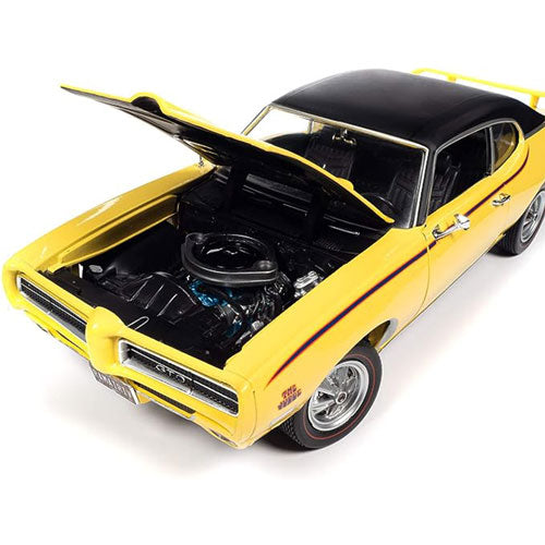 1969 Pontiac GTO Judge Hardtop 1:18 Model Car