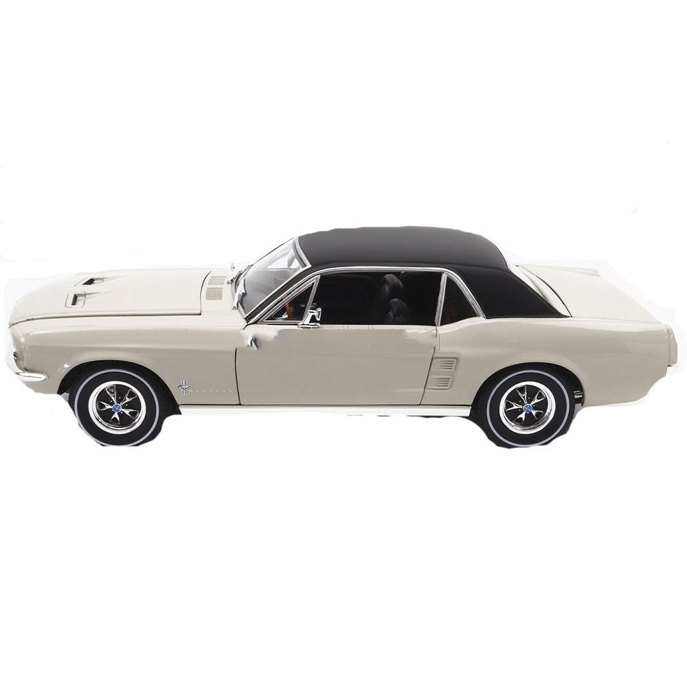 1967 Ford Mustang Coupe 1:18 Model Car